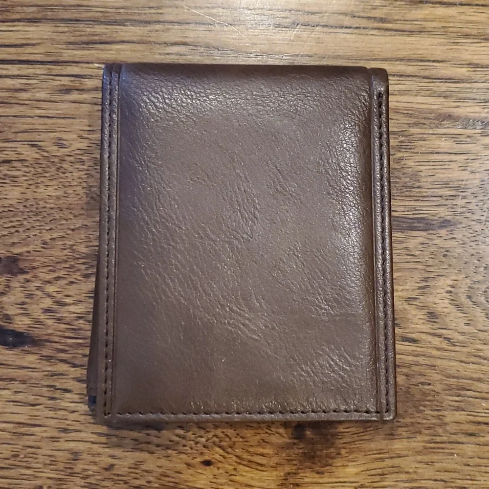 Mens Dockers brown bifold wallet